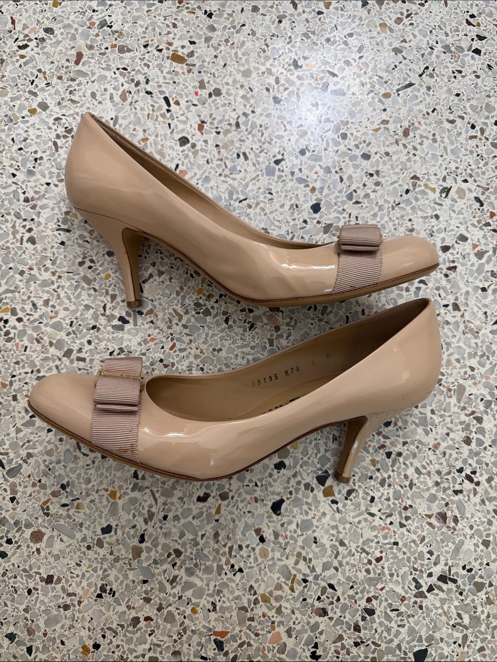Ferragamo tan patent leather low heel bow round toe 8